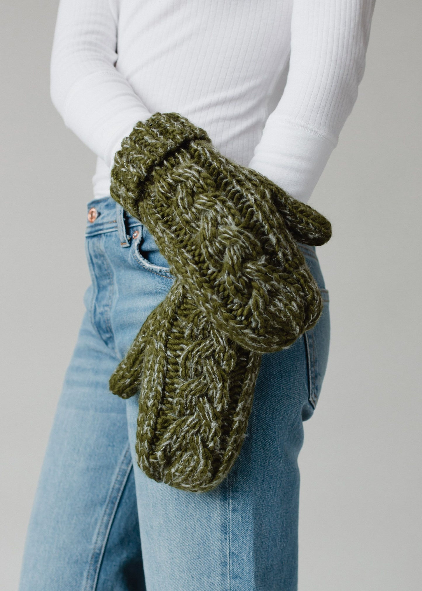 PANACHE Cable Knit Mittens