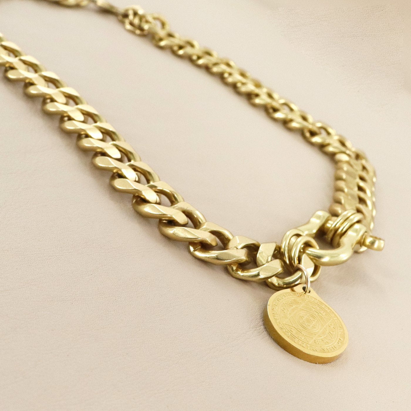 RACHEL NATHAN Shackle Classic All Knowing Necklace
