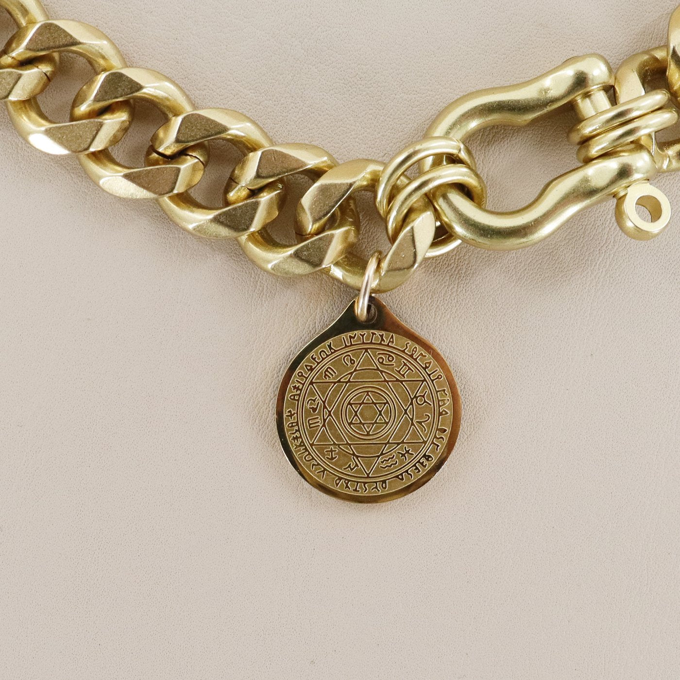 RACHEL NATHAN Shackle Classic All Knowing Necklace