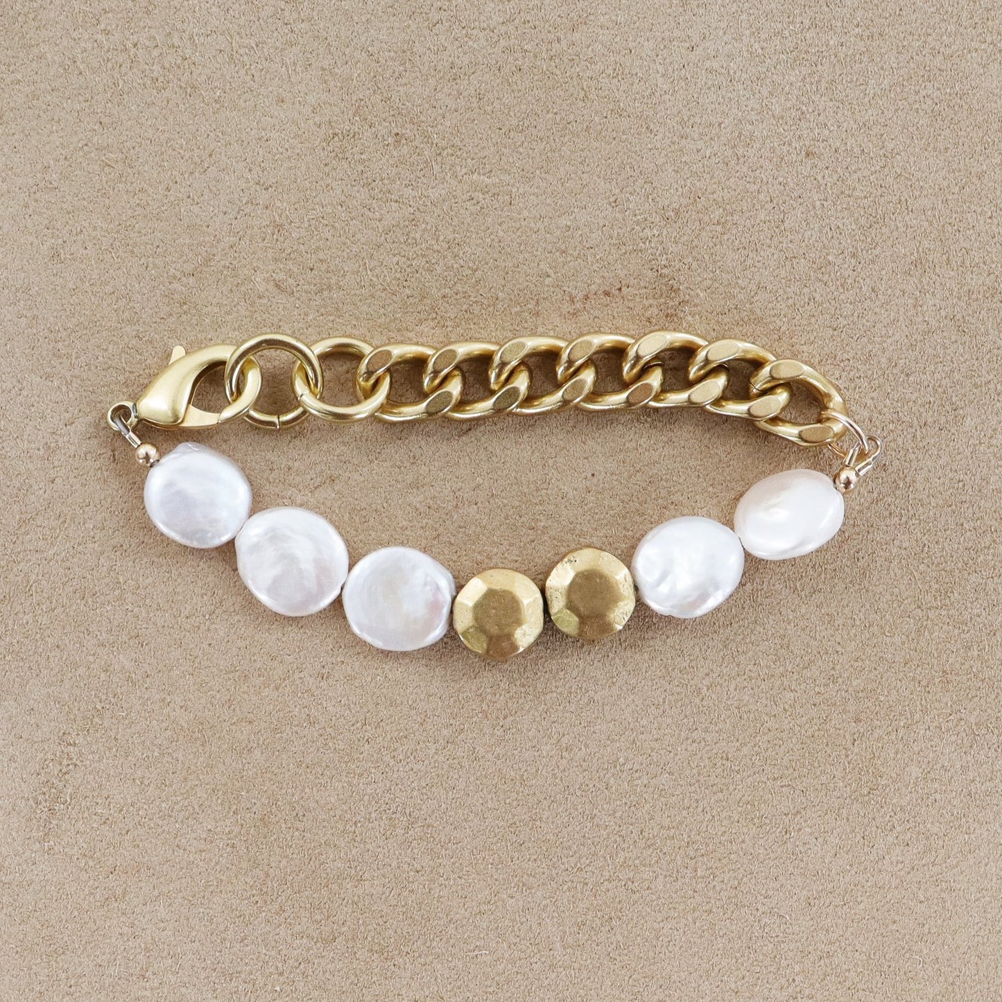 RACHEL NATHAN Pearl Coin And Brass Sand Dollar Bracelet