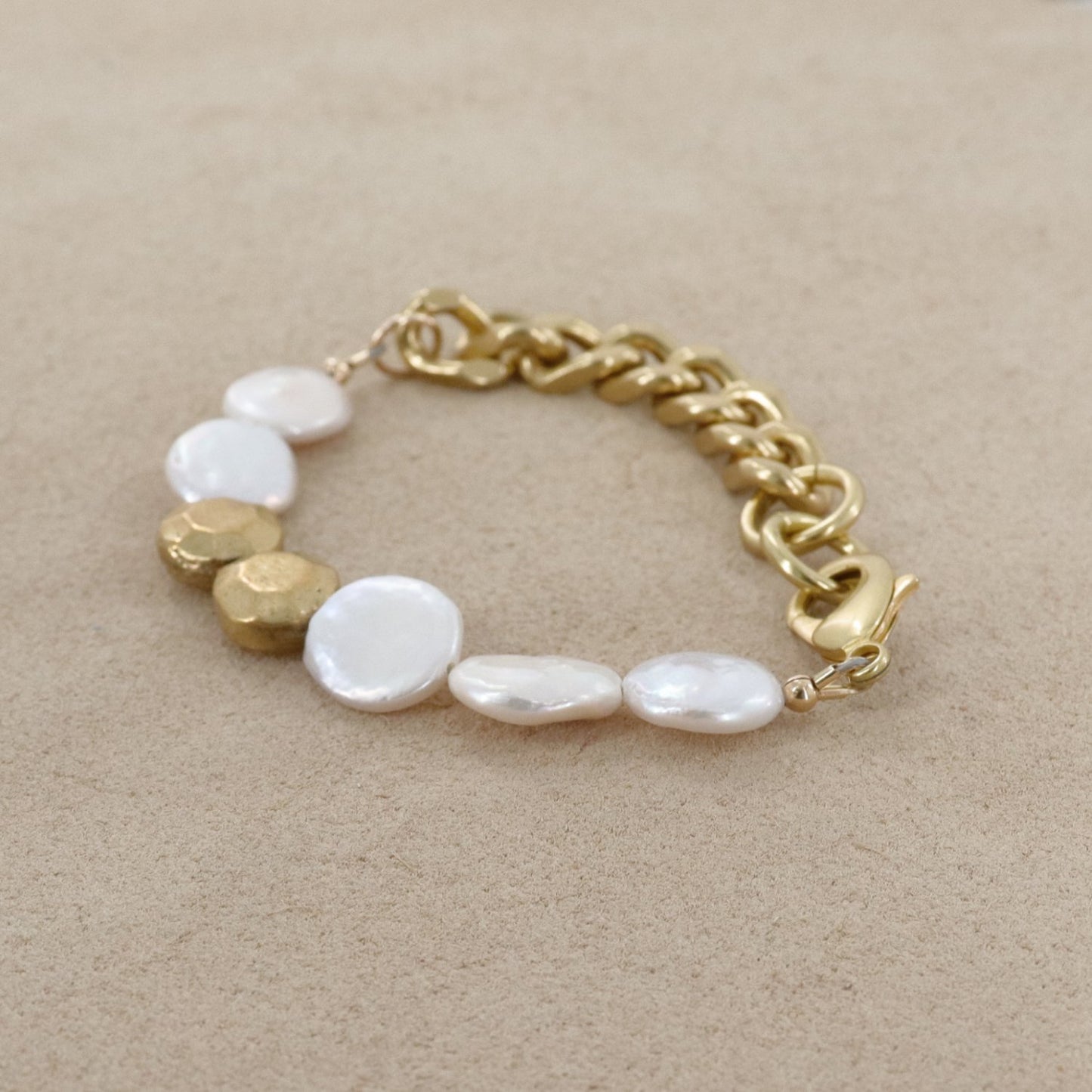 RACHEL NATHAN Pearl Coin And Brass Sand Dollar Bracelet