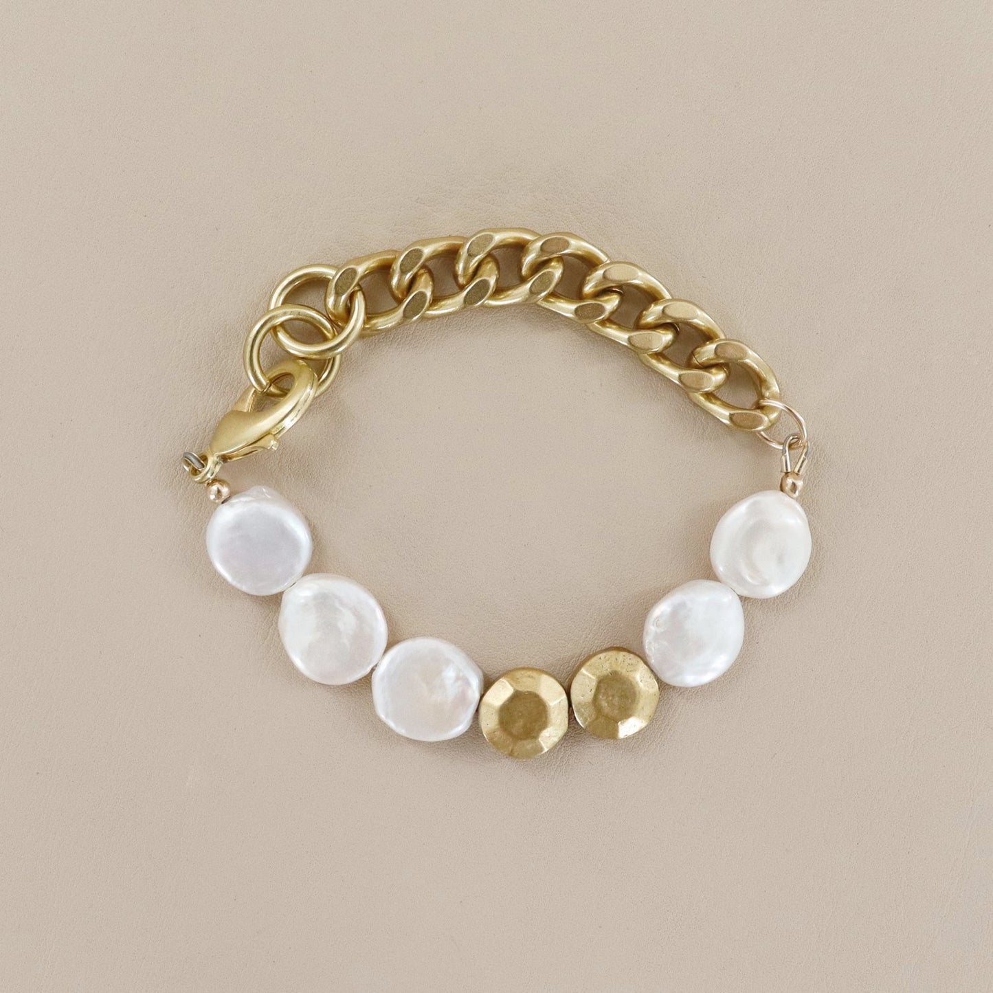 RACHEL NATHAN Pearl Coin And Brass Sand Dollar Bracelet