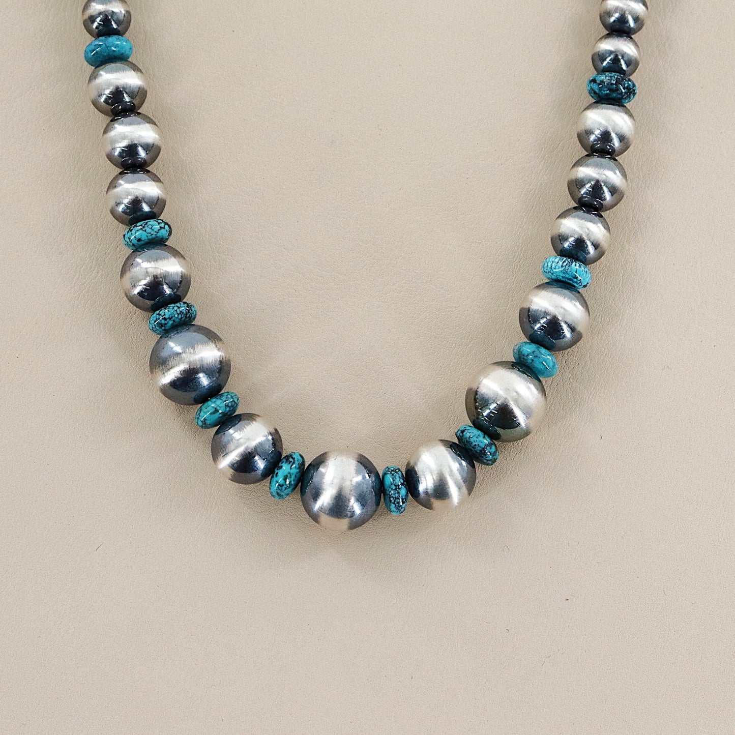 PAIGE WALLACE Navajo Pearls Turquoise Stones Necklace