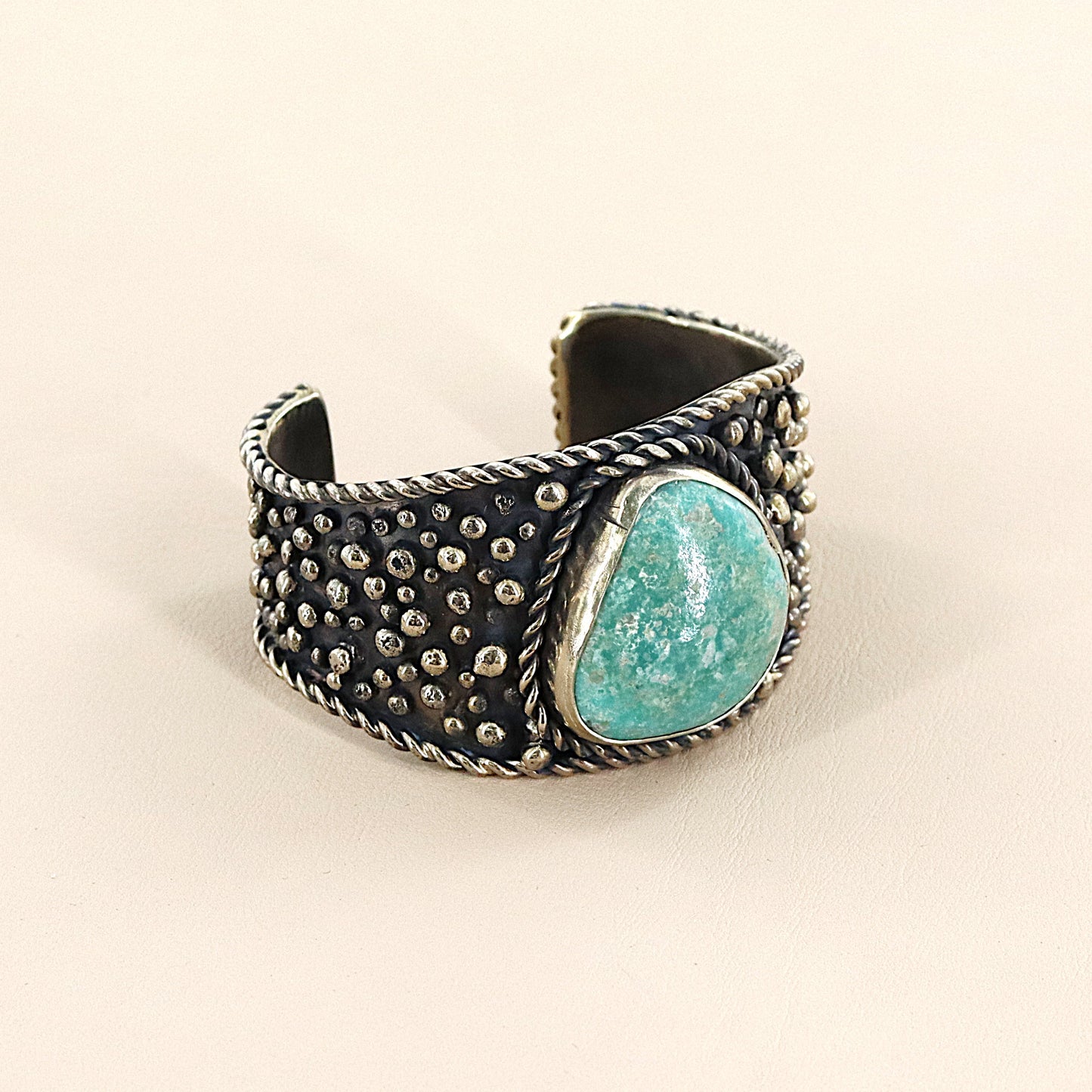 PAIGE WALLACE Freeform Turquoise Oval Dot Cuff