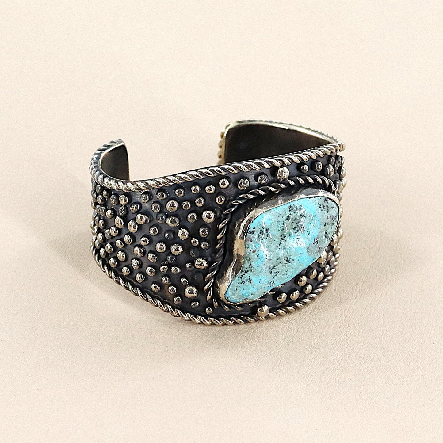 PAIGE WALLACE Freeform Turquoise Oval Dot Cuff