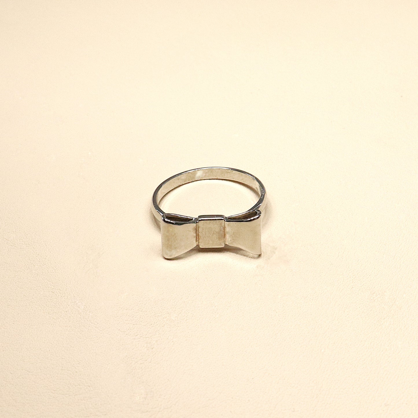 ABCO Chic Ribbon Charm Ring