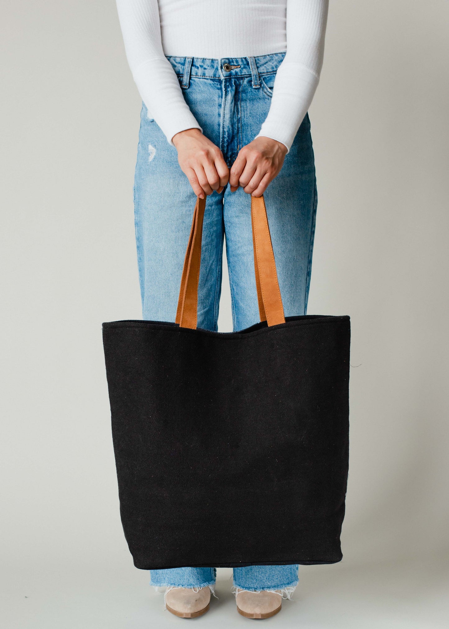 PANACHE Ski Trip Scene Tote