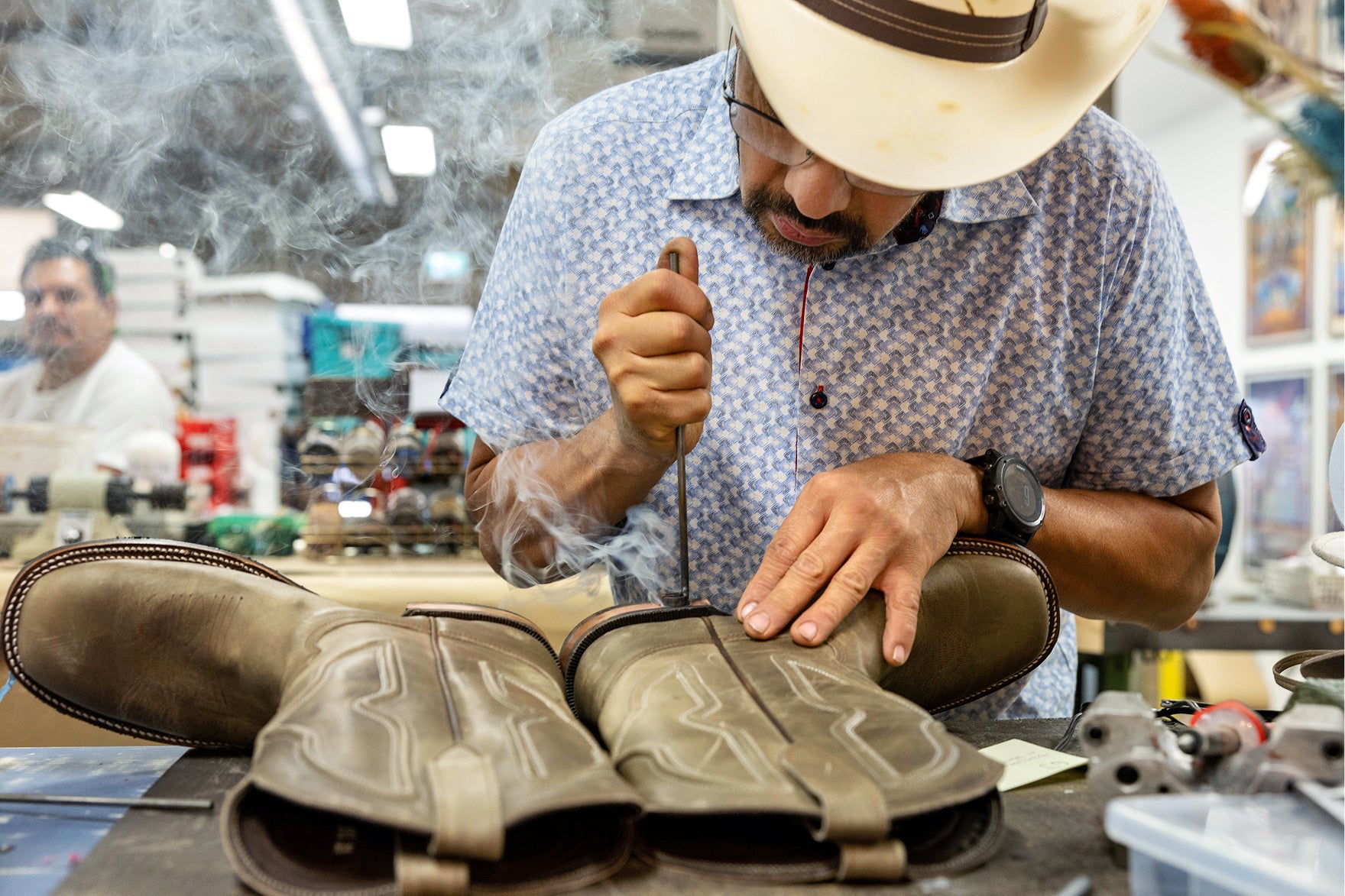 ウエスタンブーツ 刺繍デザイン カナダ　アルバータ Handcrafted Custom Western Boots By Alberta Boot Company