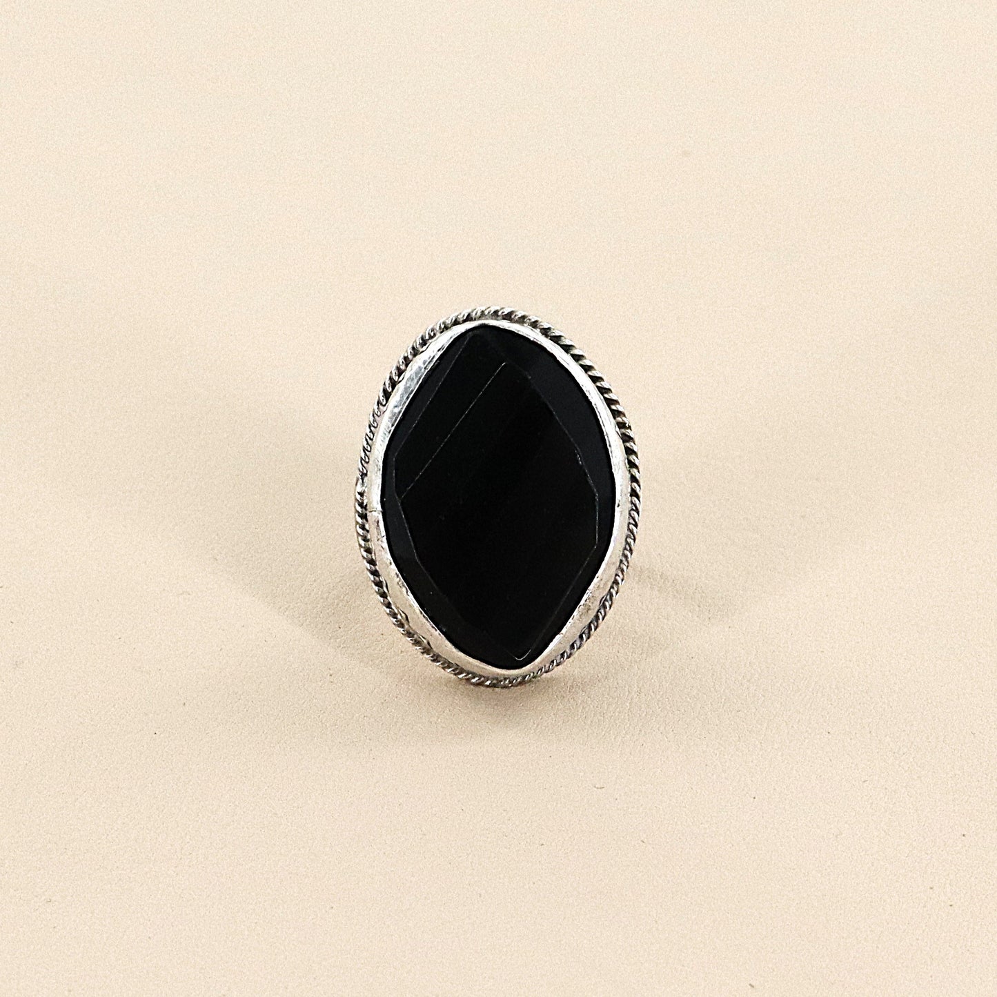 PAIGE WALLACE Onyx Oval Faceted Stone Ring